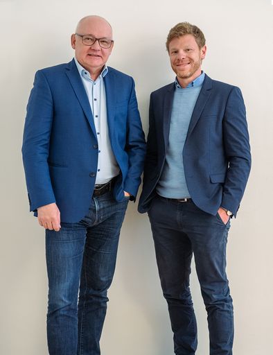 Vorschau Bild von Die neue Geschäftsführung des APOVERLAG: Mag. Heinz
Wlzek und DI Franz Coreth (v.l.)