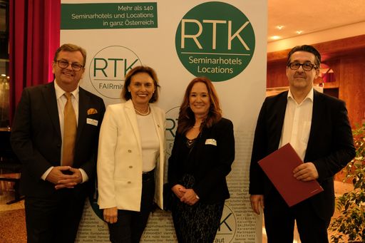  Neujahrsempfang der RTK Round Table
Konferenzhotels: v.l. RTK-Präsident Thomas Ziegler,
Tourismus-Staatssekretärin Susanne Kraus-Winkler,
RTK-Geschäftsführerin Uschi Huber und Joachim Zeismann, Direktor
ARCOTEL Wimberger.