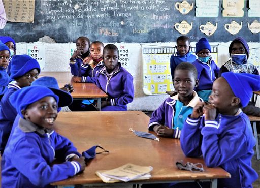 Sponsored children at school in Zimbabwe, Charity Foundation
"PM We Care" / Die Verwendung dieses Bildes für
redaktionelle Zwecke ist unter Beachtung aller mitgeteilten
Nutzungsbedingungen zulässig und dann auch honorarfrei.
Veröffentlichung ausschließlich mit Bildrechte-Hinweis.