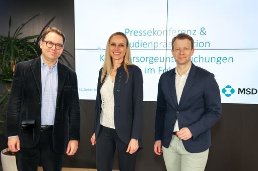 https://www.apa-fotoservice.at/galerie/32000 Iv.l.n.r.: Ao. Univ.
Prof. Dr. Christoph Höller, Dermatologe Medizinische Universität
Wien; Andrea Kurz, MBA, MSD Österreich; DDr. Paul Eiselsberg, IMAS
International
