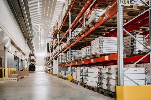Vorschau Bild von Die HOLTER Logistik ist bis heute das Herzstück des
Unternehmens.
