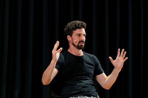 Brett Scott spricht über die Auswirkungen
bargeldloser Gesellschaften