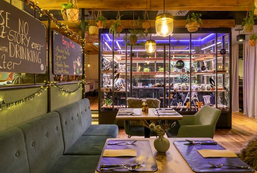 Vorschau Bild von 2_Pressephoto_Luis_Gardens_Restaurant