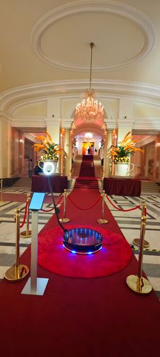 Vorschau Bild von in der Wiener Hofburg, beim Kaffeesiederball