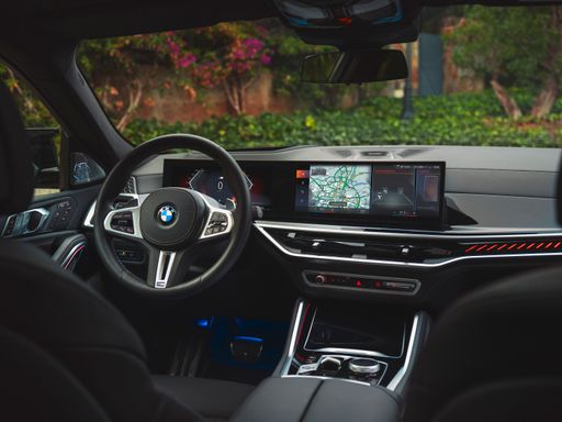 Vorschau Bild von Der neue BMW X5 und der neue BMW X6 glänzen mit frischen
Designimpulsen, neuen Motoren mit aktueller Plug-in- und
Mild-Hybrid-Technologie, digitalen Innovationen und umfangreicher
Serienausstattung.