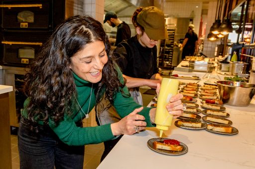 Gault Millau Newcomerin 2023 Parvin Razavi kocht am
16. März auf der Burg Kaprun