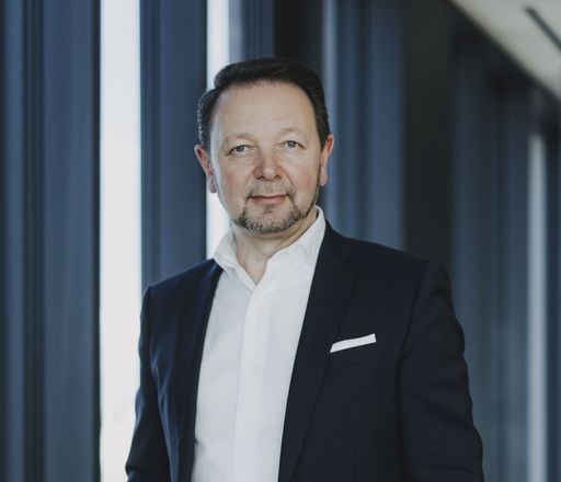  Vorstandsdirektor der Merkur Versicherung,
Christian Kladiva