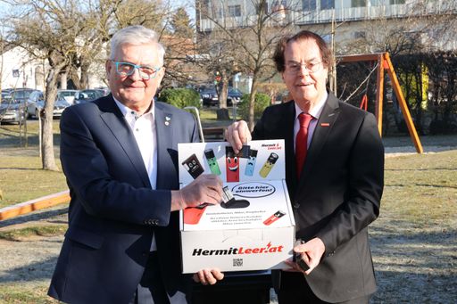  Kostenlose Rückgabe alter Batterien in der
Sammelbox im Handel oder im Abfallsammelzentrum