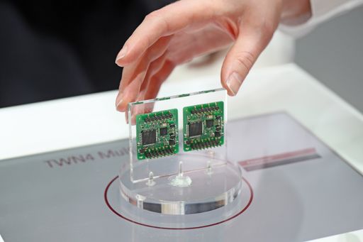  Der Authentifizierungsspezialist Elatec zeigt auf der embedded
world unter anderem Lösungen für E-Ladesäulen und die
Maschinenauthentifizierung. Image source: Elatec / Die Verwendung
dieses Bildes für redaktionelle Zwecke ist unter Beachtung aller
mitgeteilten Nutzungsbedingungen zulässig und dann auch honorarfrei.
Veröffentlichung ausschließlich mit Bildrechte-Hinweis.