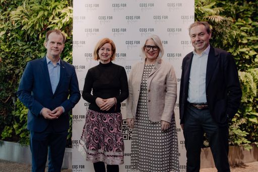 Im Bild (v.l.n.r.): Klaus Garstenauer (Vorstand ÖBB
Personenverkehr AG), Birgit Kraft-Kinz (CEOs FOR FUTURE Obmann Stv.
& Vorständin), Michaela Reitterer (Tourismussprecherin CEOs FOR
FUTURE, Geschäftsführerin Boutiquehotel Stadthalle Wien), Otmar
Michaeler (CEO Falkensteiner Michaeler Tourism Group). (c) CEOs FOR
FUTURE/LIEB.ICH Productions