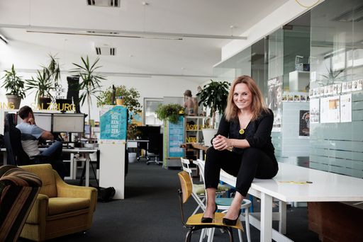 Romy Sigl ist Gründerin von COWORKINGSALZBURG und
Initiatorin des Do-what-you-love Programms.