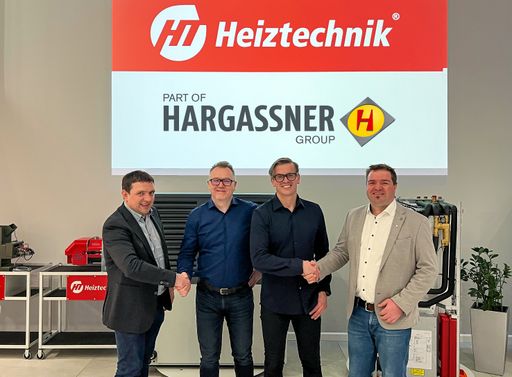  Beim Handshake am 8. März 2023 bei HT Heiztechnik, Polen.