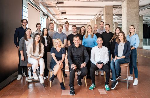 CEO Gerhard Kürner und Team Five-O-Six
