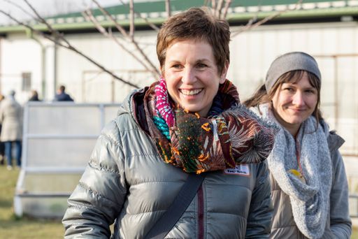 Vorschau Bild von Claudia Ertl-Huemer hat mit ihrem heuer bereits zum
dritten Mal zum Ernten im Schnee eingeladen.