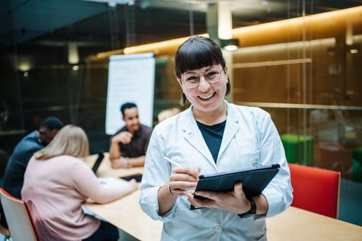 Vorschau Bild von Digitalisierung, Klimaschutz und Nachhaltigkeit:
Diese Themen finden Einzug in das neue Curriculum des
Bachelorstudiengangs Gesundheits- und Pflegemanagement. An der FH
Kärnten stellt man sich den aktuellen und zukünftigen
Herausforderungen.