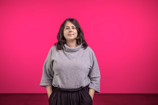 Die Redaktion des Onlinemagazins leitet in Zukunft
Anna Mayrhauser gemeinsam in einer Doppelspitze mit Dominik
Ritter-Wurnig. "Nach 5 Jahren in der Chefredaktion des Missy
Magazines freue ich mich nach meiner Rückkehr nach Österreich jetzt
bei tag eins eine neue Aufgabe zu übernehmen." sagt Anna Mayrhauser,
die ab Mai 2023 ihre neue Position einnehmen wird. Dominik
Ritter-Wurnig ist der Initiator von tag eins und wird weiterhin
Geschäftsführer bleiben.