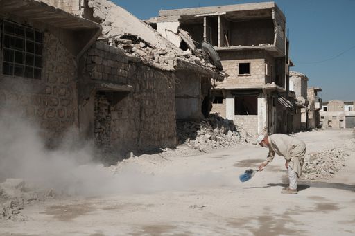 Mit Syrien trifft das Erdbeben ein Land, das
ohnehin schon in einer tiefgreifenden humanitären Krise steckt. Seit
12 Jahren tobt ein erbitterter Bürgerkrieg, der neben zahlreichen
Opfern und unermesslichem menschlichen Leid auch einen
wirtschaftlichen Niedergang zur Folge hatte. Bereits vor dem
Erdbeben waren über 15,3 Mio. Menschen auf humanitäre Hilfe
angewiesen.