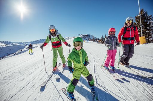 Mit dem Osterspecial macht der Skitag mit der
ganzen Familie gleich doppelt so viel Spaß.