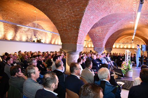 Vorschau Bild von Mehr als 250 Besucher im Chorherrenstift.