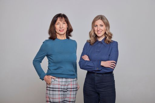 Vorschau Bild von Wechselweise.net Herausgeberin Veronika Pelikan und
Journalistin Brigit Brieber freuen sich auf die zukünftige
Zusammenarbeit