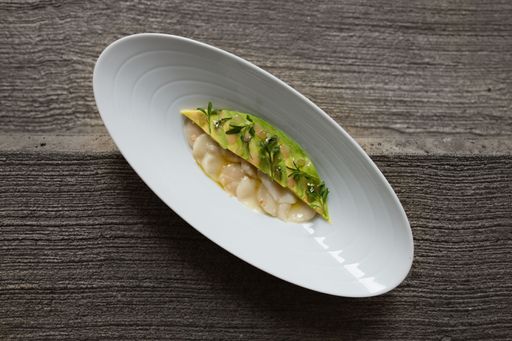 Vorschau Bild von Handgetauchte Jakobsmuscheln mit Avocado.