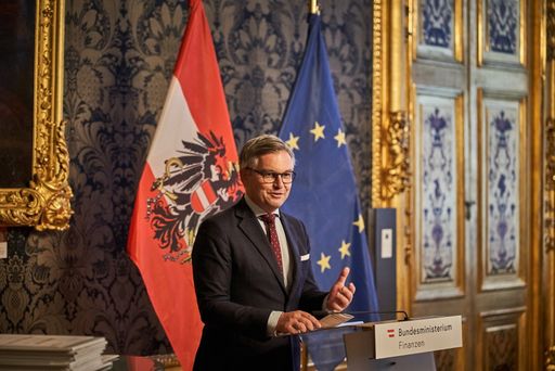 Vorschau Bild von Sicherheitsplus für Österreichs Banken Erste
zertifizierte Bankprüfungsmanager:innen im Einsatz