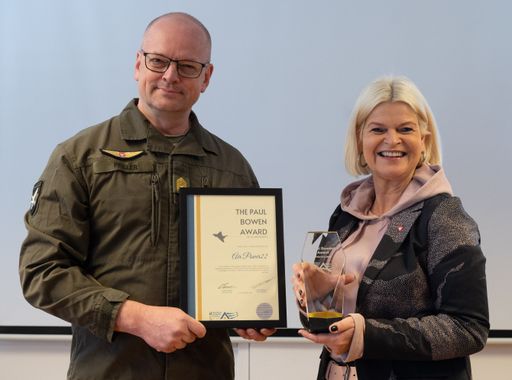 Verteidigungsministerin Klaudia Tanner mit
Gesamtprojektleiter Brigadier Wolfgang Prieler.