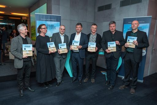 Buchpräsentation Esterhazy ´Das Ende des
Neusiedlersees?´, K47, Wien, 20.3.2023,.- ..