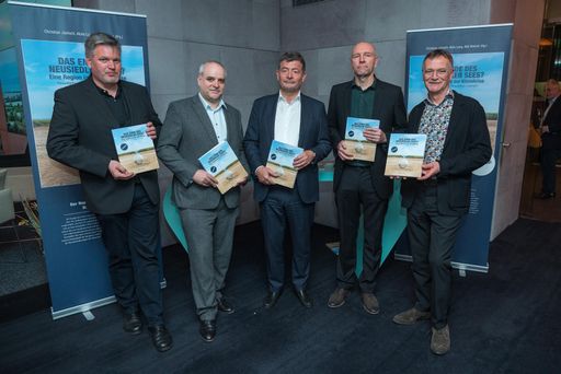 Vorschau Bild von Buchpräsentation k47 "Das Ende des Neusiedler Sees?"