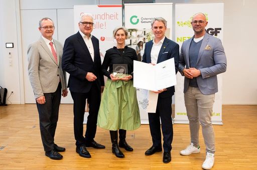 Die ÖGK gratuliert IBG-Geschäftsführer Gerhard
Klicka und IBG-Bereichsleiterin für BGF-Projekte Ina Lukl zur
Vergabe des Gütesiegels