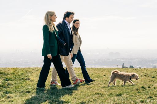 Vorschau Bild von Masterminds des neuen ACKER Magazins:
Herausgeberinnen Annabel Köle-Loebell (l.) und Grazia Nordberg
Constantini, Chefredakteur Matthias Flödl