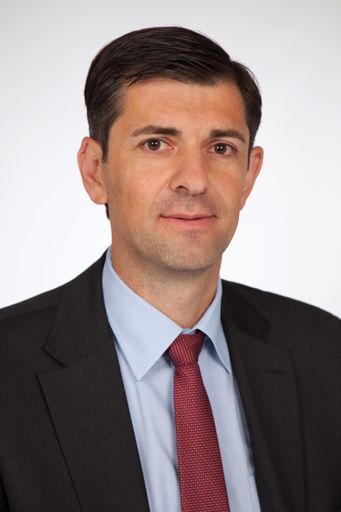 Portraitfoto von Nermin Adzamija, neuer Geschäftsstellenleiter
für Linz bei K-Businesscom