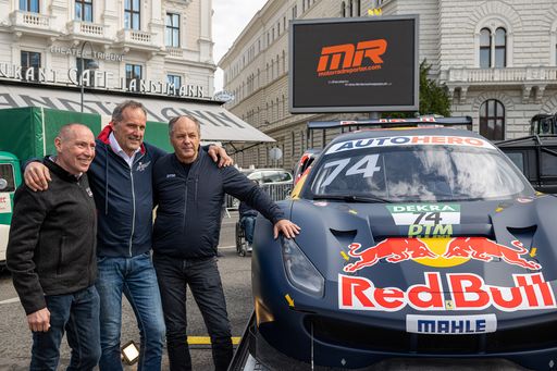 Vorschau Bild von Die Red Bull Erzbergodeo Pressekonferenz 2022 mit
Stargast Gerhard Berger im Cafe Landtmann auf der Wiener Ringstrasse