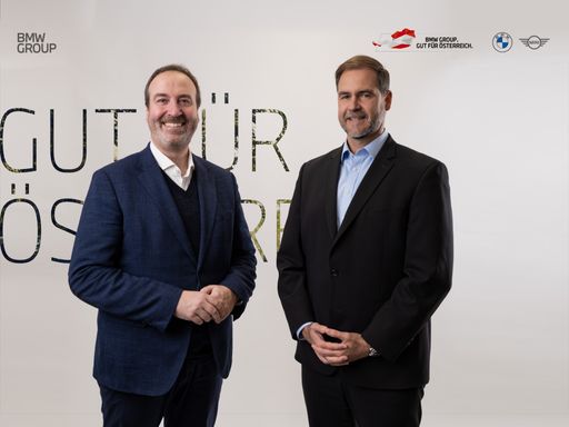 Links: Christian Morawa, CEO BMW Austria GmbH Rechts: Klaus von
Moltke, CEO BMW Group Werk Steyr
