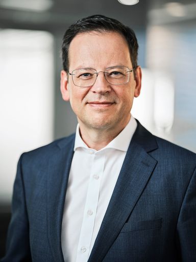  HYPO Oberösterreich Vorstandsvorsitzender Mag.
Klaus Kumpfmüller