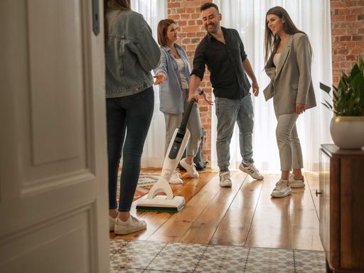 Vorschau Bild von Vorwerk Vorführung Kobold VK7 / Die Verwendung dieses Bildes für
redaktionelle Zwecke ist unter Beachtung aller mitgeteilten
Nutzungsbedingungen zulässig und dann auch honorarfrei.
Veröffentlichung ausschließlich mit Bildrechte-Hinweis.