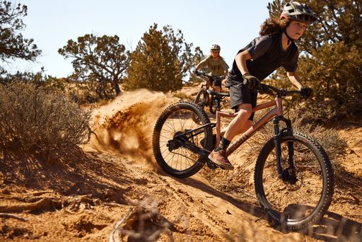 Neuauflage der superleichten Mountainbikes woom OFF
und woom OFF AIR für Kinder und Jugendliche zwischen 6 und 14 Jahren