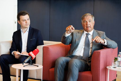 Vorschau Bild von WK Wien-Präsident Walter Ruck und Junge Wirtschaft
Wien-Vorsitzender Clemens Schmidgruber (l.)