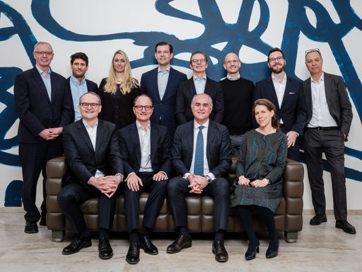 Die Partnerinnen und Partner von Freshfields in
Wien anlässlich der Eröffnung des neuen Office.