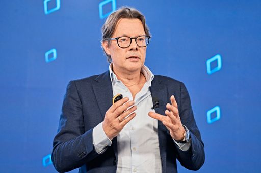  Markus Webhofer, Gründer und Managing Partner des
Institute of Brand Logic, plädiert für aufmerksames Zuhören,
gemeinsames Reflektieren und einen gelebten, offenen Umgang mit
Kritik und alternativen Meinungen.