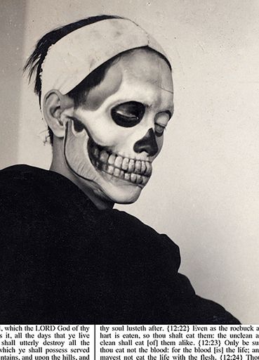 Vorschau Bild von Key Visual FOTO WIEN 2023 © Late Estate Broomberg &
Chanarin, Divine Violence (detail), 2015, courtesy of The Goodman
Gallery & MACK