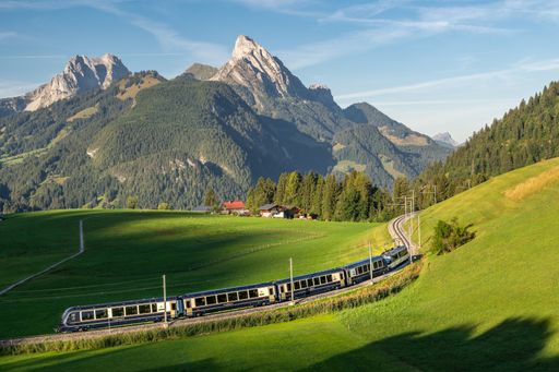 Vorschau Bild von GoldenPass Express in Schönried, Berner Oberland