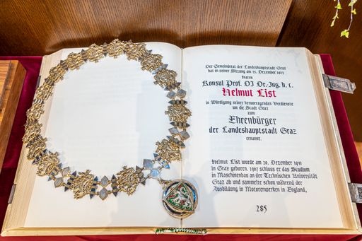 Das Ehrenbürgerbuch der Stadt Graz ist nun um einen
Eintrag reicher.