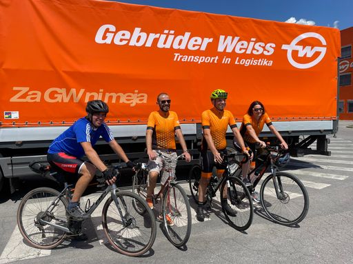 Vorschau Bild von 2022 wurde schon einmal weltweit für Fitness und
Klimaschutz geradelt. Hier: Mitarbeiterinnen und Mitarbeiter von
Gebrüder Weiss in Slowenien.
