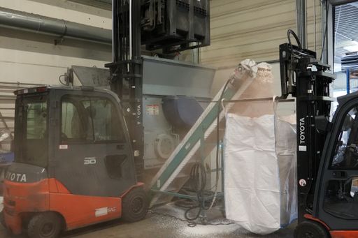 Vorschau Bild von Geschreddertes Wärmedämmverbundsystems (WDVS) als
Ausgansmaterial für Sortierversuche