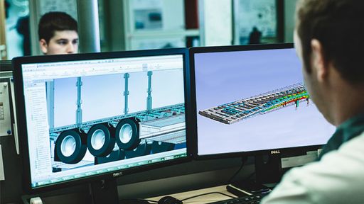 Bild 01: Weniger ist mehr. Die Entwickler bei Schwarzmüller loten
mit digitalen Werkzeugen die Potenziale zur Materialeinsparung ihrer
Produkte aus Ergebnis: bis zu 20% weniger Gewicht ohne Sicherheits-
oder Qualitätseinschränkungen. / Die Verwendung dieses Bildes für
redaktionelle Zwecke ist unter Beachtung aller mitgeteilten
Nutzungsbedingungen zulässig und dann auch honorarfrei.
Veröffentlichung ausschließlich mit Bildrechte-Hinweis.