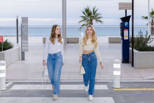 Davina und Shania Geiss / Die Verwendung dieses Bildes für
redaktionelle Zwecke ist unter Beachtung aller mitgeteilten
Nutzungsbedingungen zulässig und dann auch honorarfrei.
Veröffentlichung ausschließlich mit Bildrechte-Hinweis.