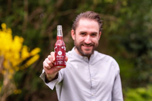 Vorschau Bild von David Prott bringt die ersten Hard Iced Teas
Österreichs auf den Markt.