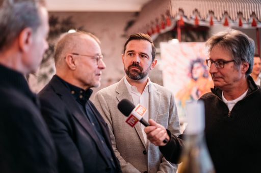Vorschau Bild von SPÖ-Menschenrechtssprecher Dr. Harald Troch mit den
beiden Ball-Hauptsponsoren, Jochen Hiller und Martin Lenikus