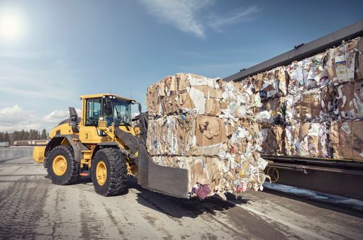 Die österreichische Papierindustrie verarbeitet pro Jahr rund 2,5
Millionen Tonnen Altpapier zu neuen Produkten.